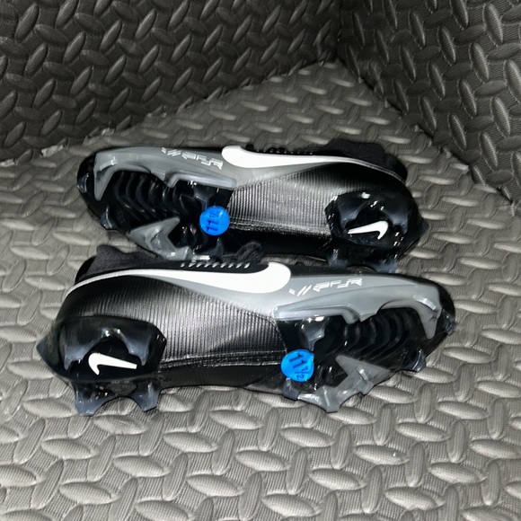 Nike Vapor Edge Pro 360 2 Football Cleats - Picture 3 of 5